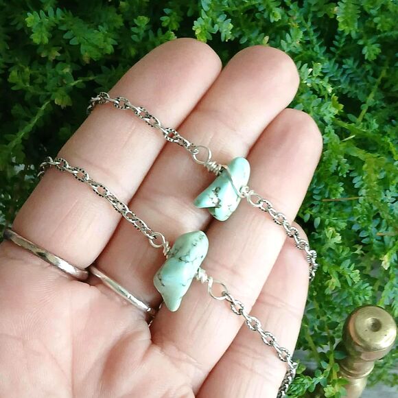 Boho Chic Dyed Howlite Crystal Anklet Bracelet, Adjustable Gemstone Jewelry - Picture 2 of 3